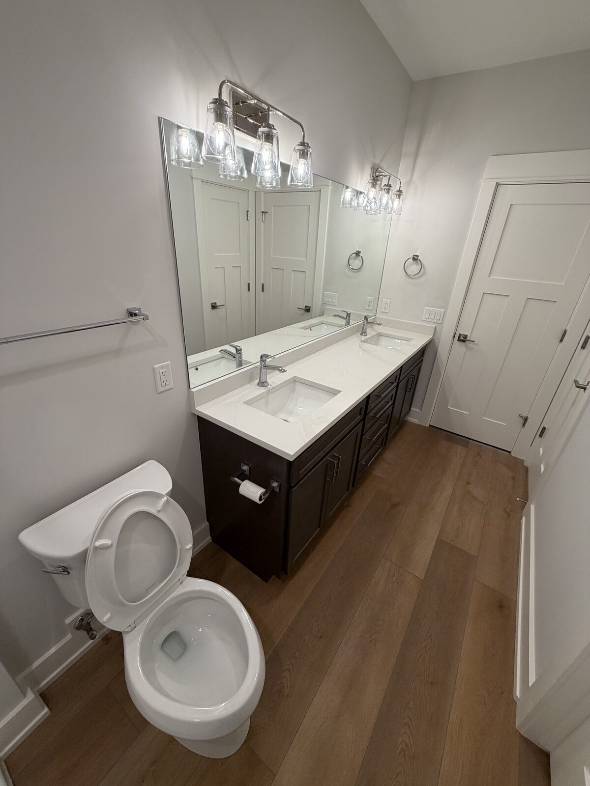 Bathroom vanity and mirror detail cleaning by IBS Cleaning Services